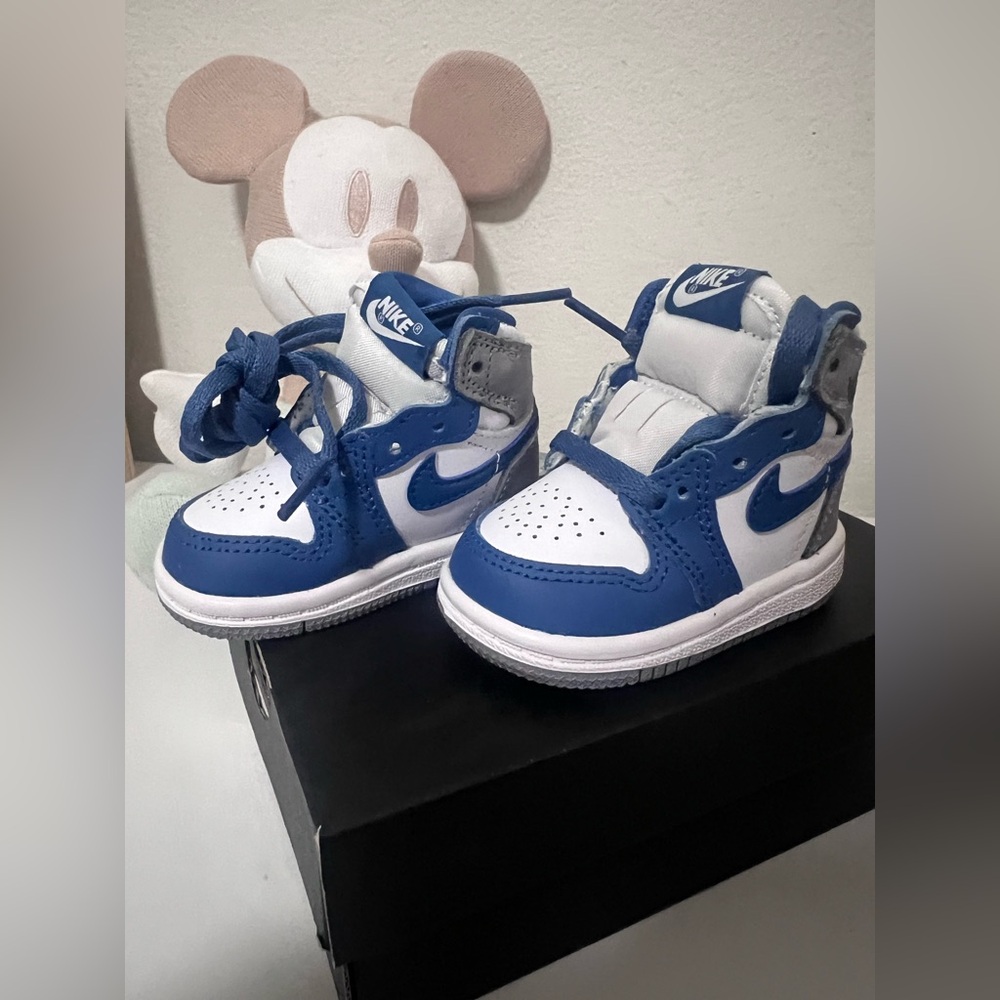 Jordan 1 Retro high OG (TD) Size 2c